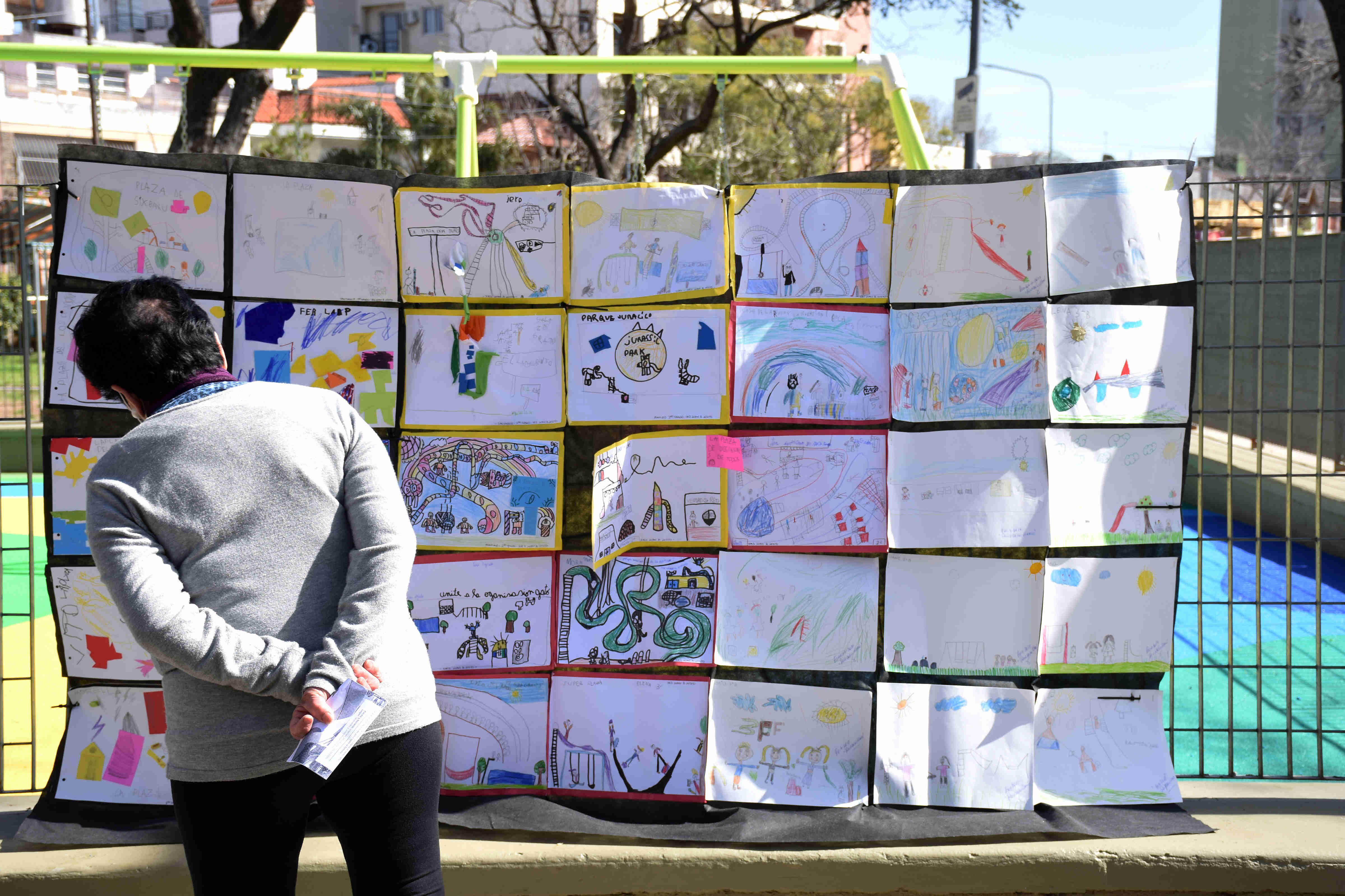 images_2021_EspacioPublico_6al12_PatioJuegosRicchieri_2